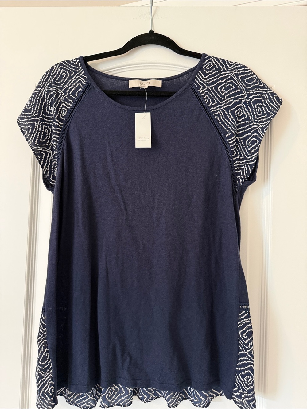 LOFT Navy Short Sleeve Top with White Geometric Sleeve and Hem